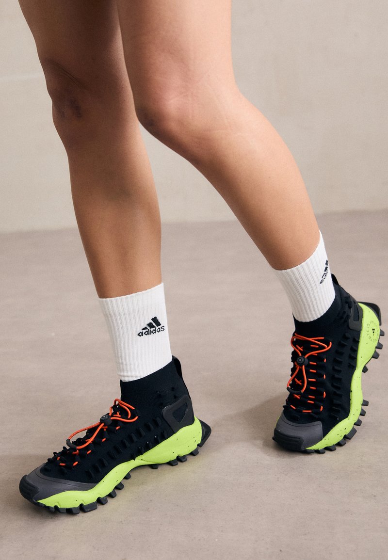 adidas by Stella McCartney SEEULATER - Pārgājienu apavi - core black/solar green/active orange