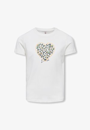 T-shirt blanc à manches courtes avec un imprimé léopard en forme de cœur en vert et jaune, et le mot "Love" écrit en dessous du cœur.