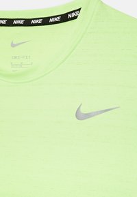 Nike Performance MILER UNISEX - T-shirt desportiva - ghost green