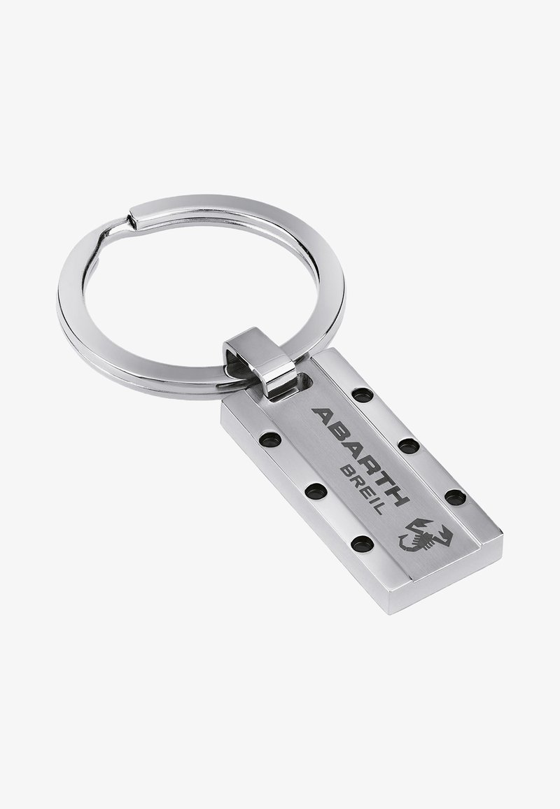 Metalen sleutelhanger met een rechthoekig label, zilveren afwerking, gegraveerd "ABARTH BREIL," voorzien van uitsparingen en een ronde ringbevestiging.