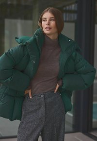 Next REGULAR FIT - Geacă - green