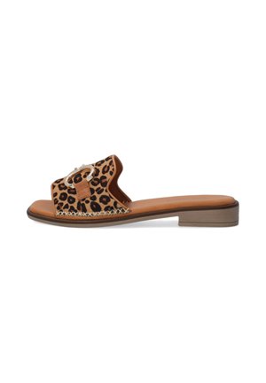 Flad slide sandal med en leopardprint overdel, læderindsats og lille blokhæl. Har en dekorativ guldspænde og vævet syning.