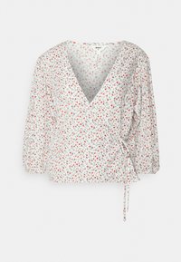 Blusa branca envolvente com padrão floral em vermelho e azul, decote em V profundo, mangas longas com punhos elásticos e um detalhe de laço na cintura.