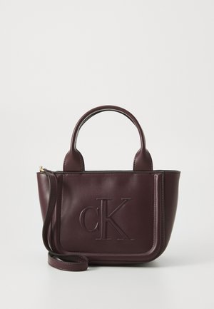 Calvin Klein BOLD MONOGRAM - Handtasche - fudge