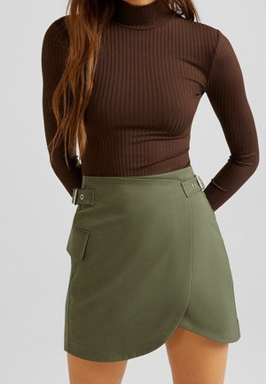 Bershka T-shirt à manches longues - brown