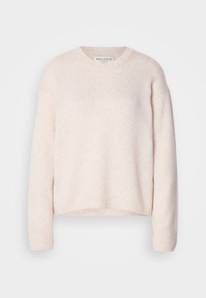 Ljusrosa, strukturerad stickad tröja med rund hals och långa ärmar. Ribbad mudd och nederkant ger en avslappnad passform. Märkningen syns vid halsringningen.
