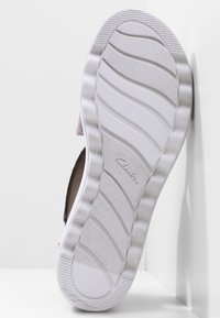 Clarks Keilsandalette - zinn-metallic