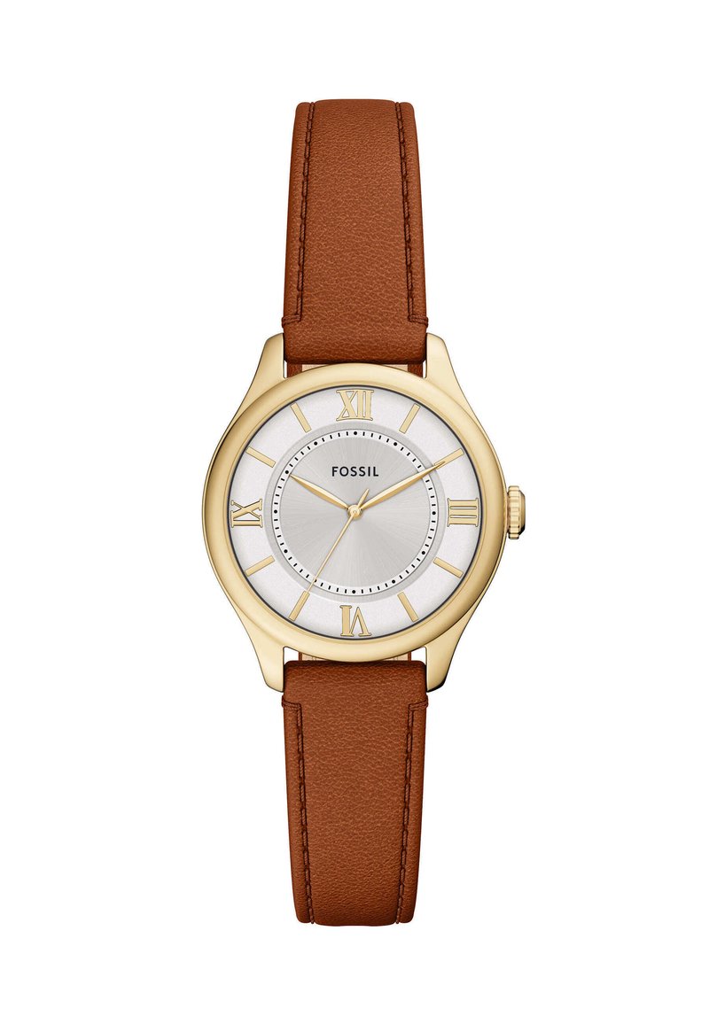 Montre à bracelet en cuir brun avec un boîtier en acier inoxydable doré, cadran argenté, index en chiffres romains et marque Fossil au centre.