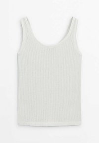 Hvid ribbet tanktop med rund halsudskæring, to tynde stropper og en glat tekstur. Ingen synlige logoer eller mønstre.