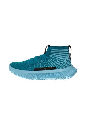 Türkisblauer High-Top-Sportschuh mit gestricktem Obermaterial, strukturiertem Sohlenbereich, schwarzem Zugband an der Ferse und "Under Armour"-Label an der seitlichen Mittelsohle.