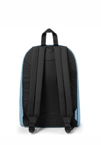 Eastpak OUT OF OFFICE - Malý batoh  - icy blue