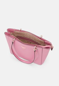 Guess NOELLE TOTE - Håndveske - pink