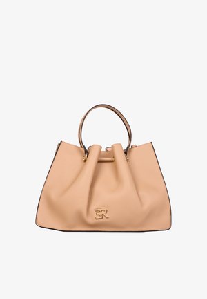 Borsa a mano in pelle beige con bordo superiore arricciato, manico singolo e dettaglio logo in metallo dorato al centro frontale su sfondo bianco.