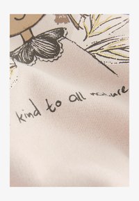 Neselectat, light pink fairy