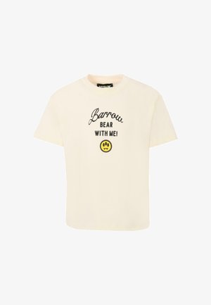 Flødefarvet bomulds T-shirt med korte ærmer, prydet med sort tekst "Barrow BEAR WITH ME!" og et gult smilende ansigt grafik.