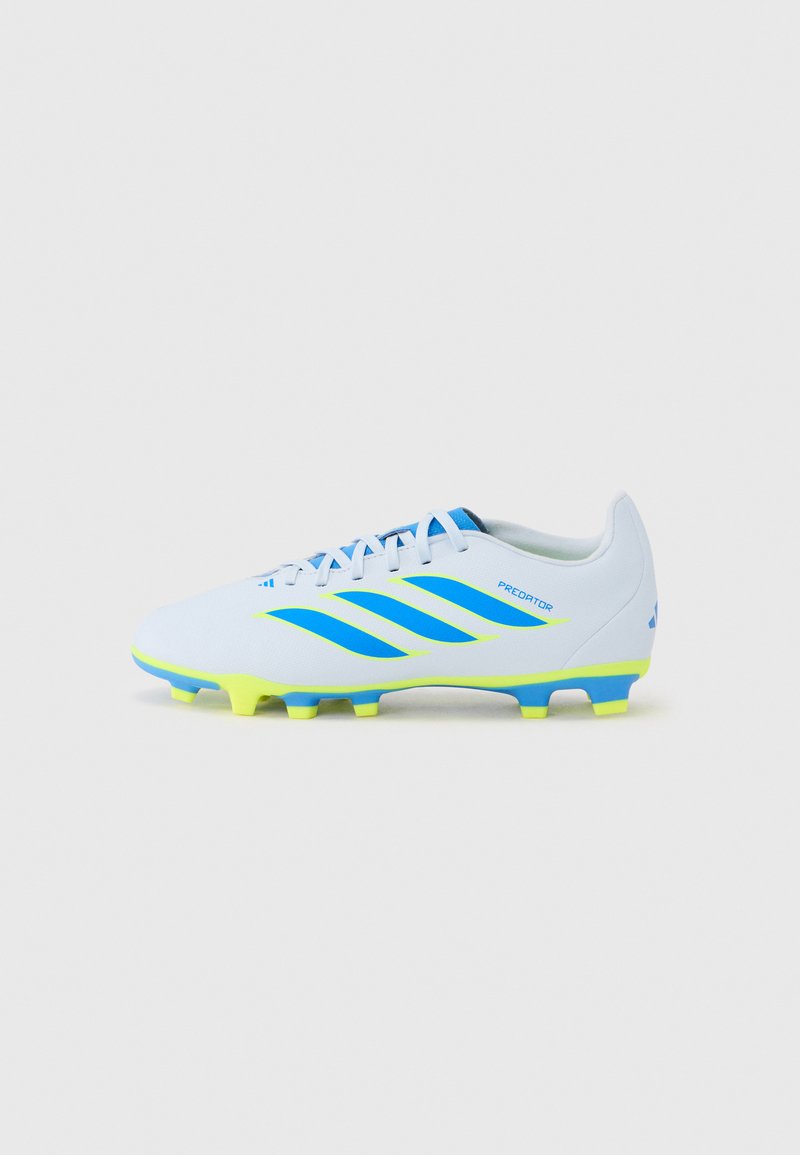 Chaussure de football bleu clair avec des rayures turquoise, des accents jaunes et des crampons en caoutchouc. Comprend une tige texturée et une fermeture à lacets.