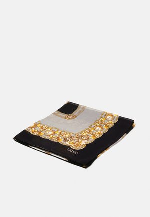 Zijden sjaal opgevouwen, zwart en grijs achtergrond met een sierlijke gouden ketting en bloemmotief langs de randen.