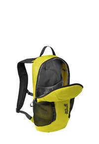 Gelber Rucksack mit Netzseitentasche, schwarzen Riemen und grauem Innenraum. Verfügt über einen Reißverschluss und ein auffälliges Logo auf der Vorderseite.