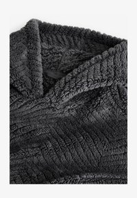 Ej vald, slate grey textured