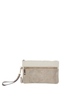 Beige värinen clutch-laukku, jossa on käärmeen nahkaa muistuttava tekstuuri alaosassa, sileä yläosa, kullanvärinen vetoketju ja irrotettava ranneke.