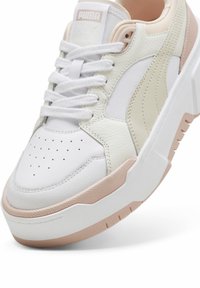 Puma CA FLYZ PRM SNEAKERS - Sportcipő - white rose quartz