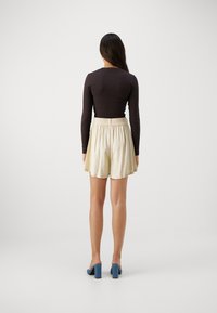 HUGO Shorts - beige