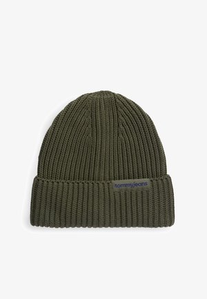 Bonnet en maille côtelée vert foncé avec revers plié et petite étiquette "tommyjeans" à l'avant.