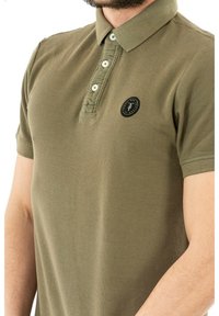 Le Temps Des Cerises Poloshirt - vert