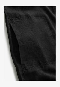 Valitud, black