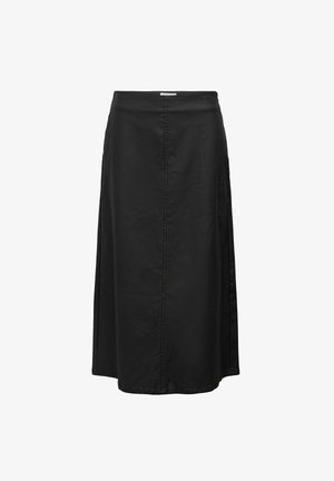 Jupe mi-longue noire en tissu lisse, dotée d'une coupe droite, de fentes latérales et de détails de couture minimalistes.