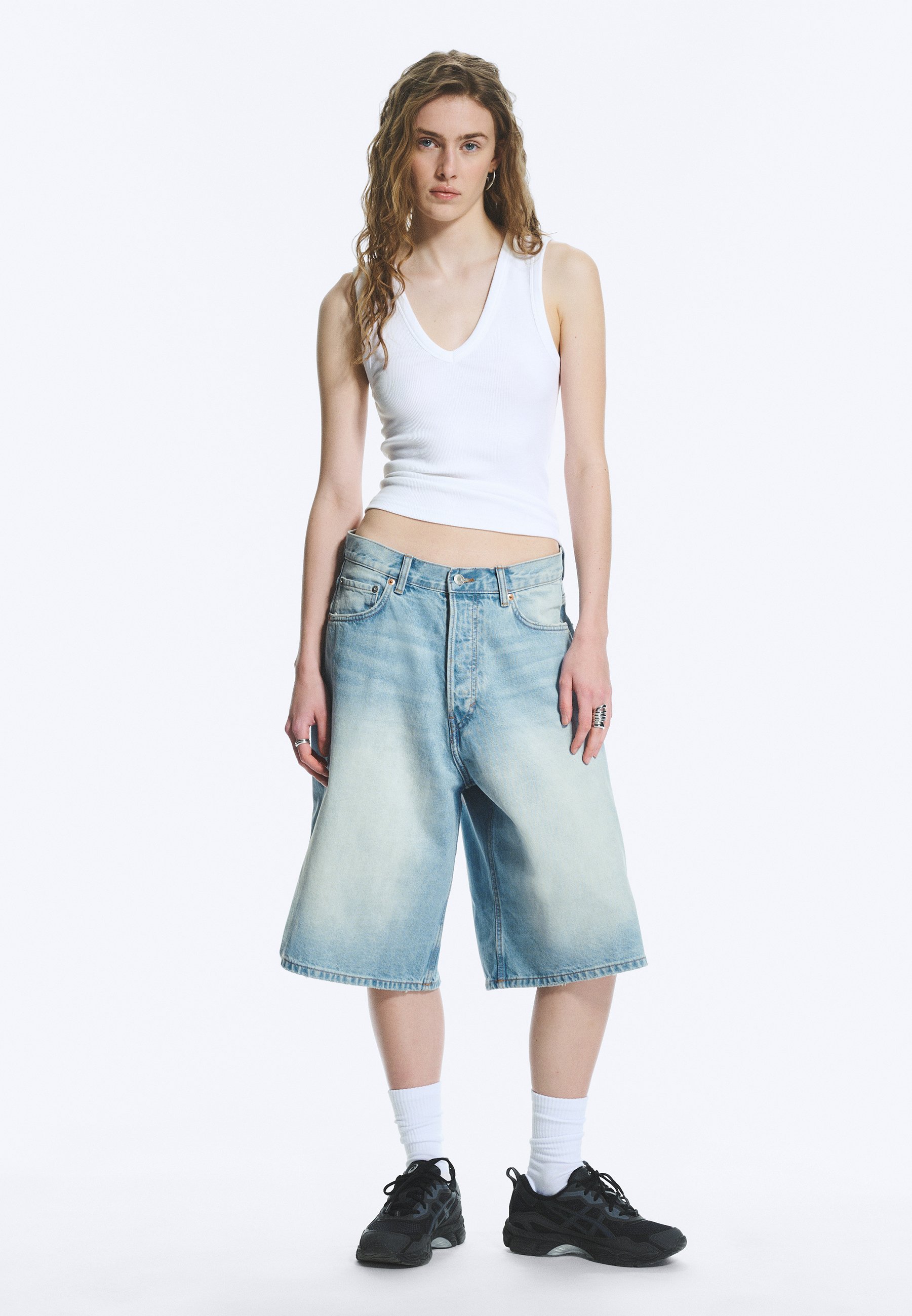 Weekday ASTRO LOOSE BAGGY UNISEX - Denim shorts - kimberley blue