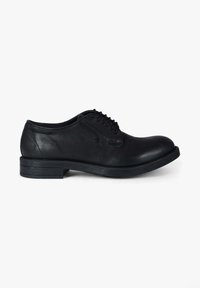 Scarpa oxford nera in pelle con punta arrotondata, quattro occhielli per i lacci e suola in gomma nera texturizzata. Finitura liscia e dettaglio di cuciture delicate.