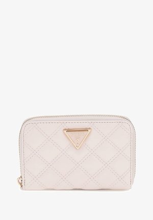 Portafoglio trapuntato rosa chiaro con logo triangolare in tonalità oro e chiusura a zip, caratterizzato da un motivo a diamante e una texture liscia.