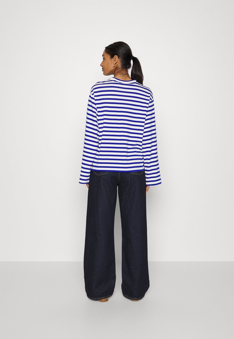 Damen T-Shirts | ARKET Langarmshirt navy/white/dunkelblau - CH37315 Damen T-Shirts | ARKET Langarmshirt navy/white/dunkelblau - CH37315