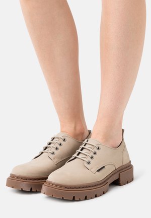 Paeltega jalanõud - beige