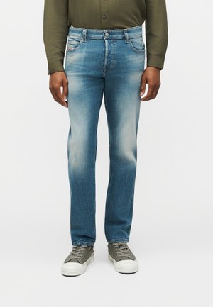 Džínsy s rovným strihom - 01