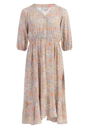 Šaty s květinovým potiskem, které mají světle modré pozadí s broskvovými a žlutými květy, výstřih do V, tříčtvrteční rukávy a elastický pas.