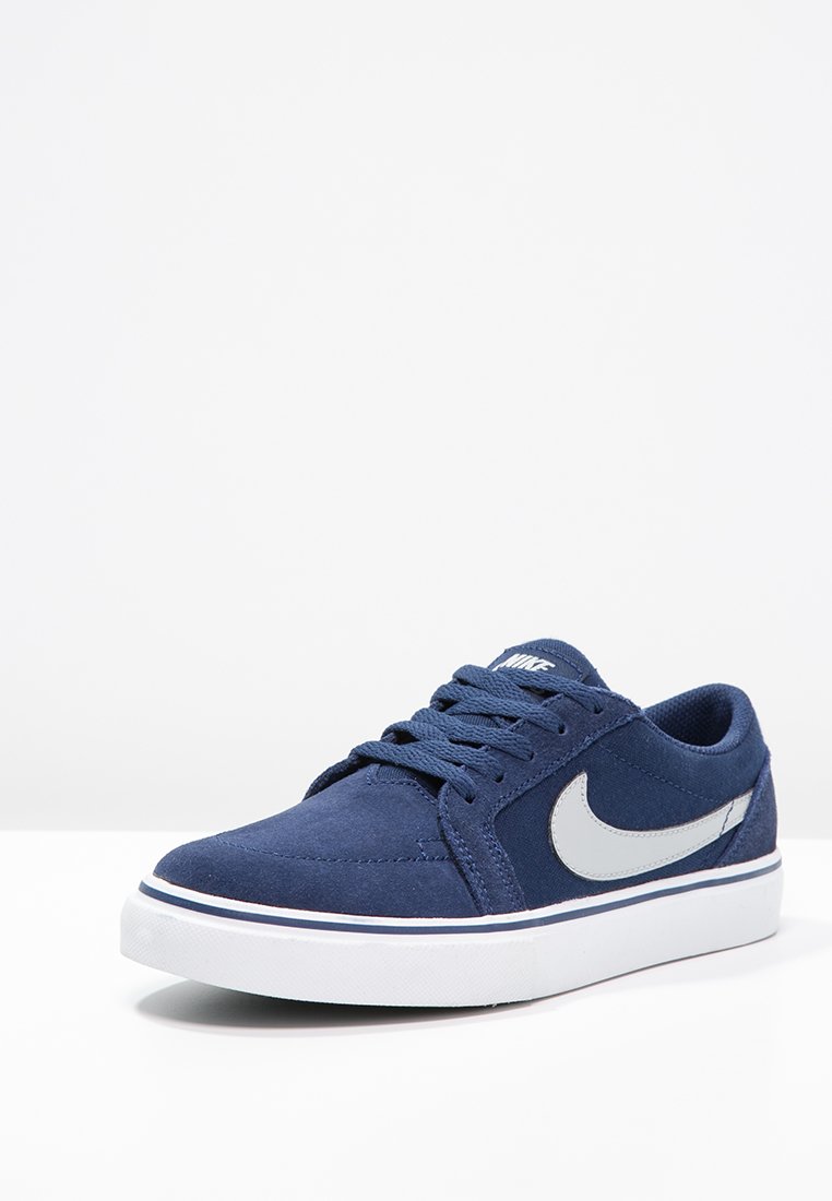 chaussure nike sb satire enfant chaussure nike sb satire enfant
