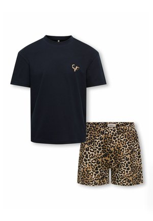Czarna koszulka z krótkim rękawem z małym sercem w panterkę na piersi, w zestawie z szortami w panterkę.