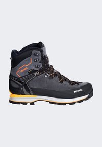 Meindl Wanderstiefel mit einem schwarzen und grauen synthetischen Obermaterial, orangefarbenen Akzenten, verstärkter Zehenkappe und einer robusten Gummisohle für Traktion.