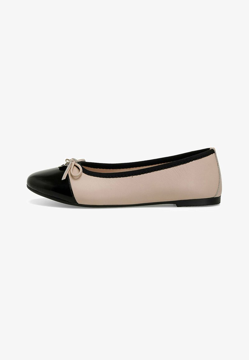 Ballerines femme à talon plat dessus uni en mesh noir Ballerines femme à talon plat dessus uni en mesh noir