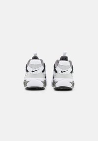 Nike Sportswear ZOOM AIR FIRE - Sapatilhas - photon dust/white/flat pewter/black