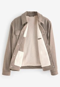 Beige jakke med et blødt, tekstureret fleece interiør og en glat ydre overflade. Har en krave og to brystlommer.