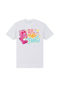 Hvid bomulds T-shirt med et pink bjørnegraphic og teksten "All the Feels" i farverig skrift med stjerne- og regnbueaccenter.