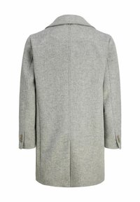 Abrigo de lana gris claro con mangas largas, cuello con muesca y tres botones en cada puño, mostrado desde atrás sobre un fondo blanco.