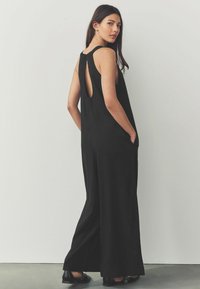 Next REGULAR FIT - SLEEVELESS - Kombinezon - black