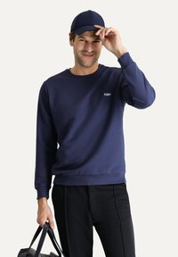 Kigili CREW NECK - Sudadera - indigo