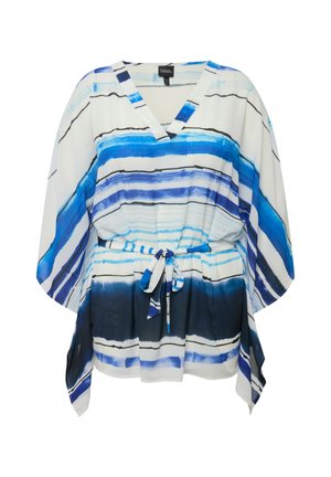 Blå og hvidstribet bluse med V-hals, korte batwingærmer, bånd i taljen og varierende blå nuancer i horizontale mønstre.