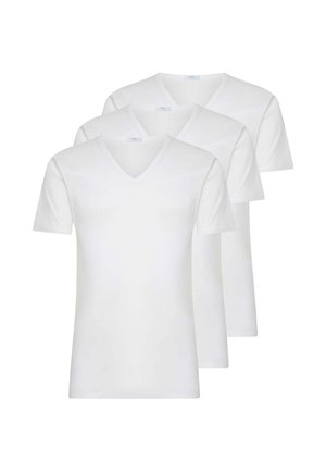 Tre magliette bianche semplici a maniche corte con scollo a V, disposte sovrapposte su sfondo bianco.