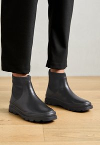 BRUTUS - Botines bajos - black